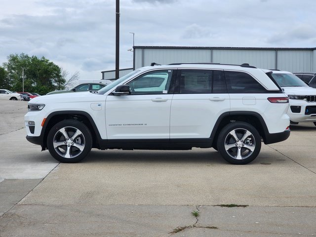 2023 Jeep Cherokee 4xe Overland photo 4