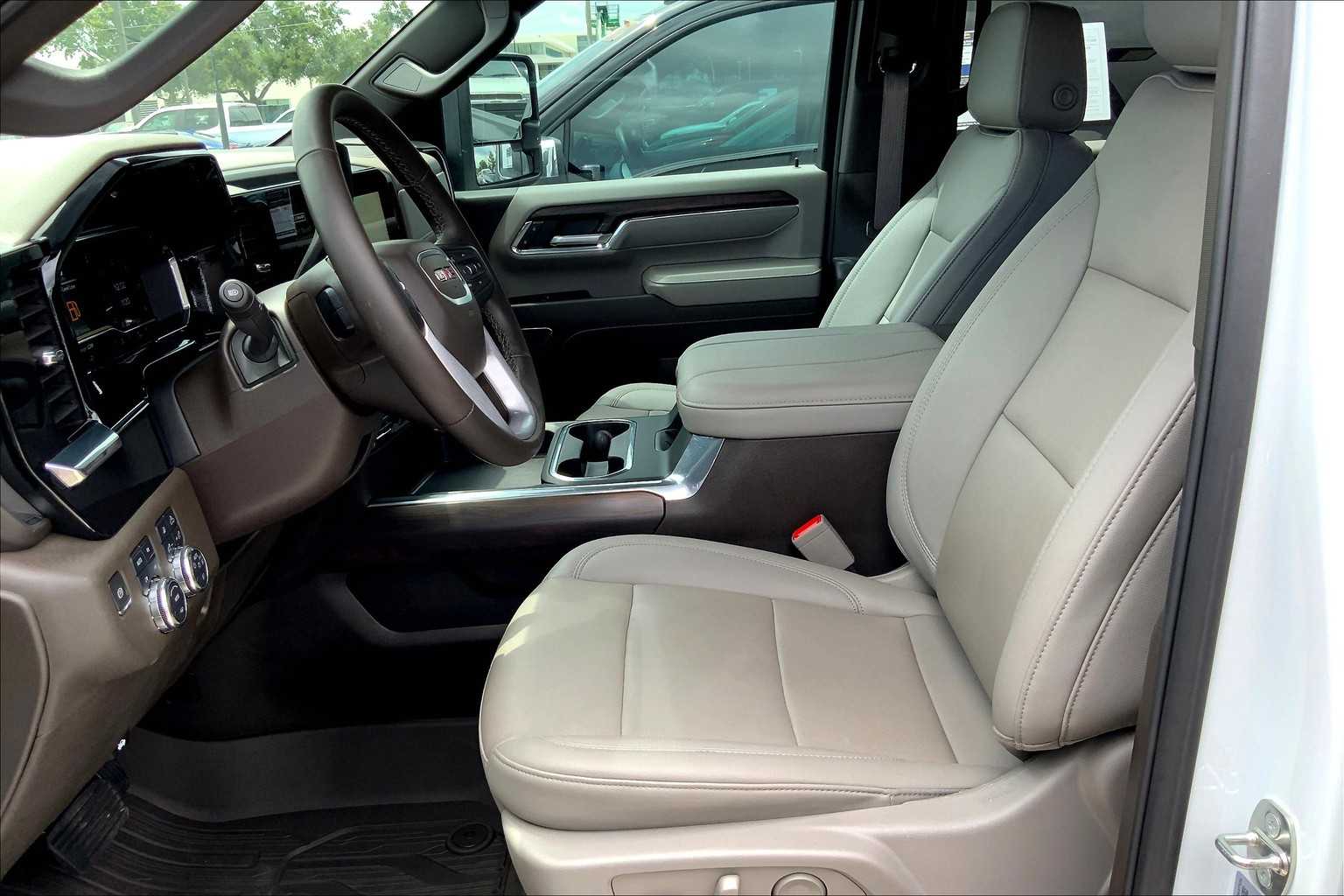2024 Gmc Sierra HD SLT photo 7