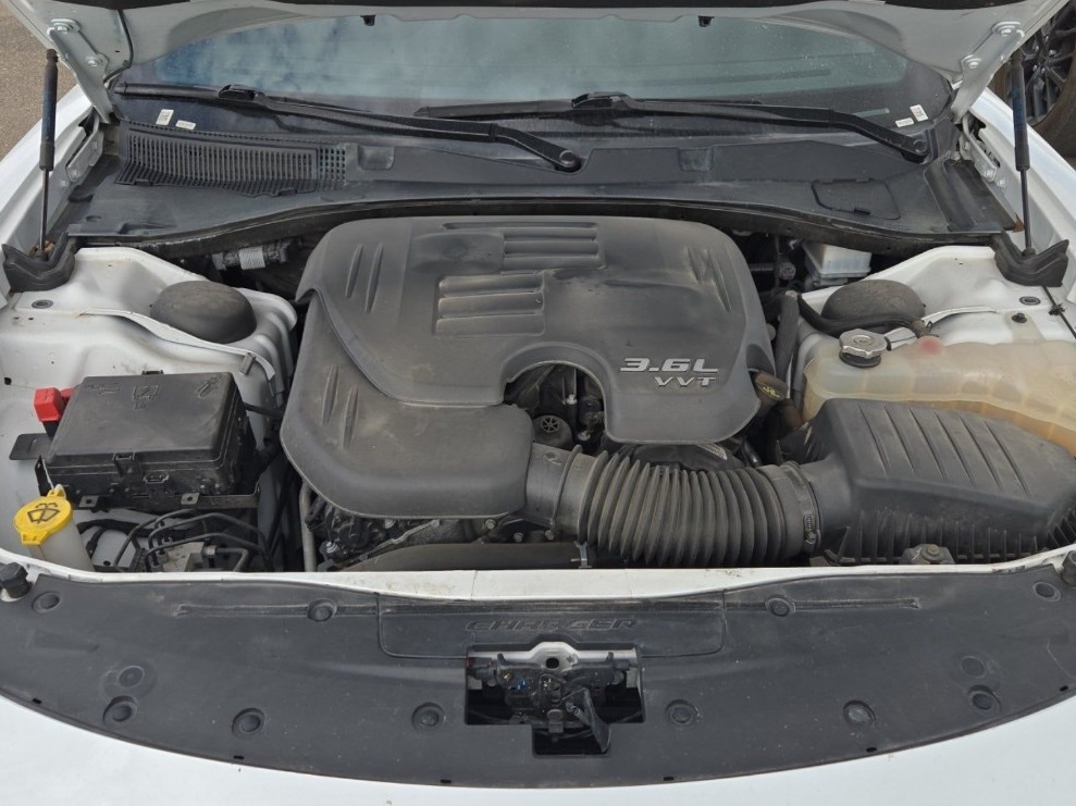 2022 Dodge Charger SXT photo 12