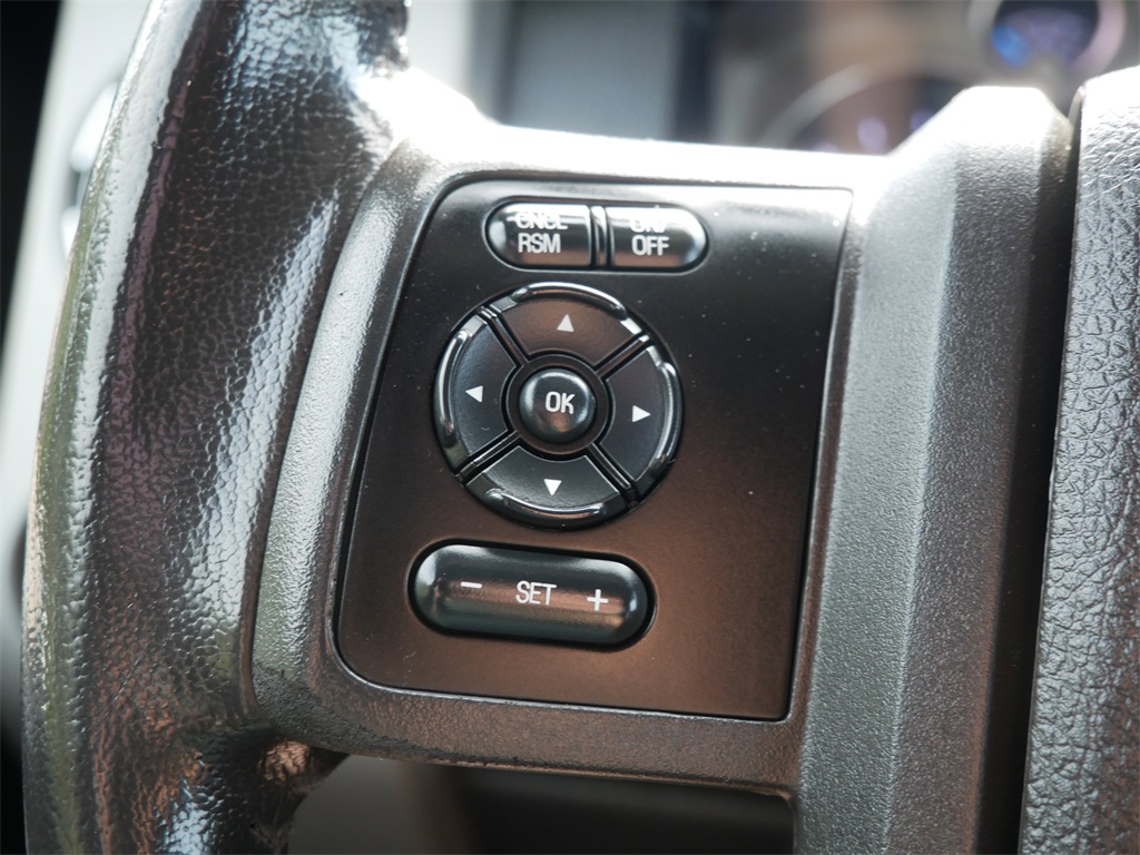 2015 Ford F-250 Lariat photo 25