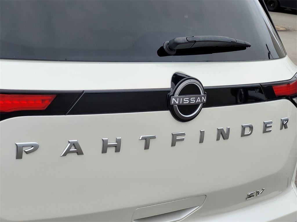 2023 Nissan Pathfinder SV photo 12