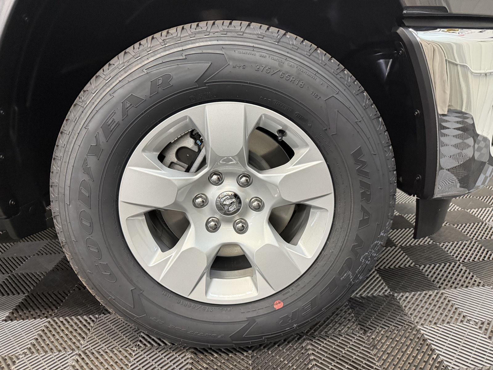 2025 Ram 1500 Big Horn Lone Star photo 6