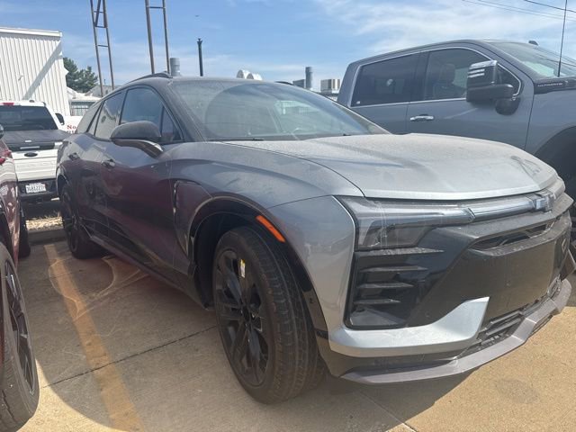 2026 Chevrolet Blazer EV photo 2