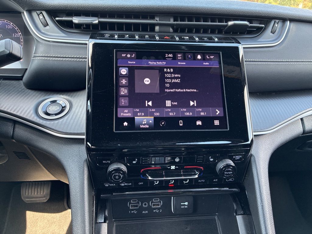 2023 Jeep Grand Cherokee Altitude photo 14