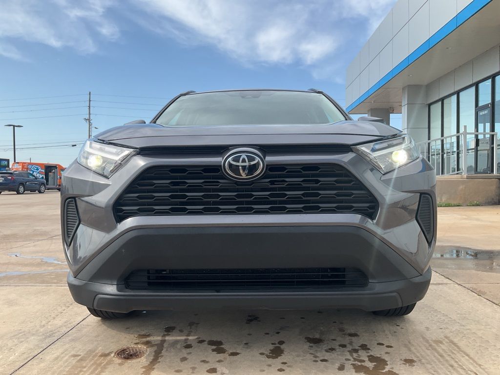2022 Toyota RAV4 XLE photo 8