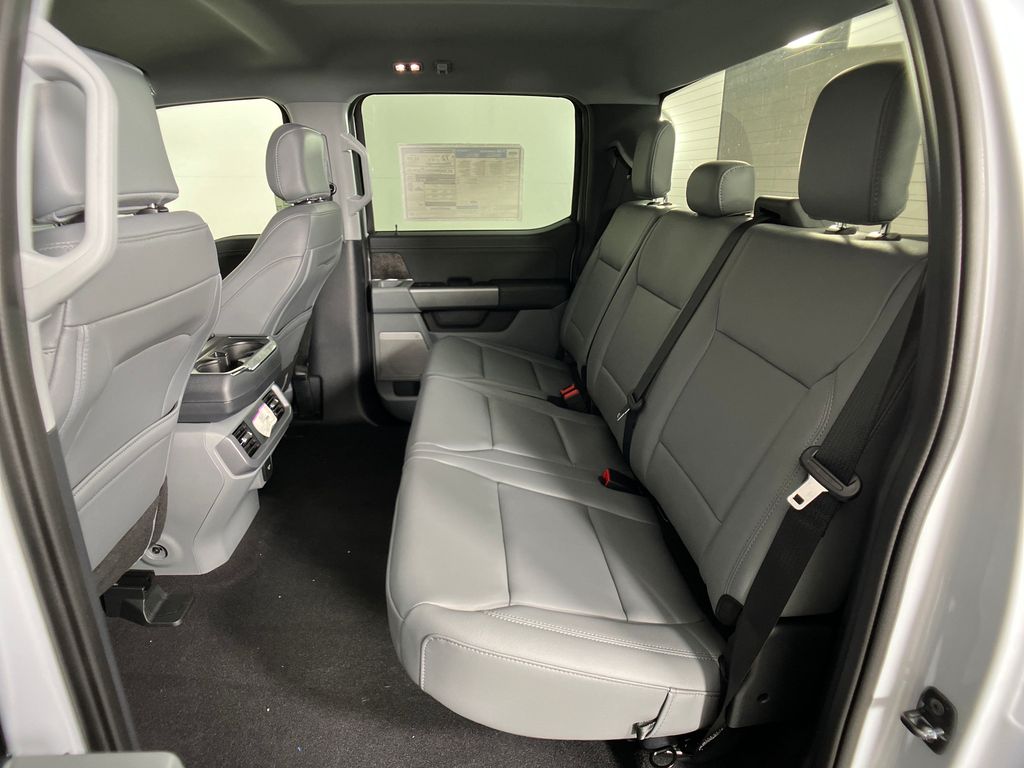 2025 Ford F-150 Lightning photo 12