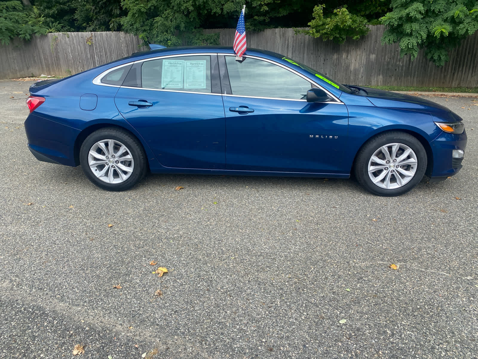 Used 2019 Chevrolet Malibu 1LT with VIN 1G1ZD5ST7KF155573 for sale in Newark, DE