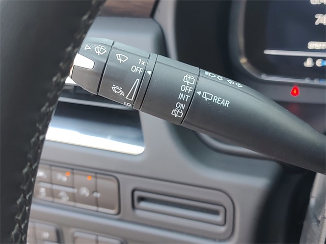 2023 Chevrolet Suburban Z71 photo 21