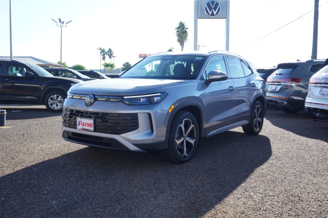 2026 Volkswagen Tiguan SE's photo