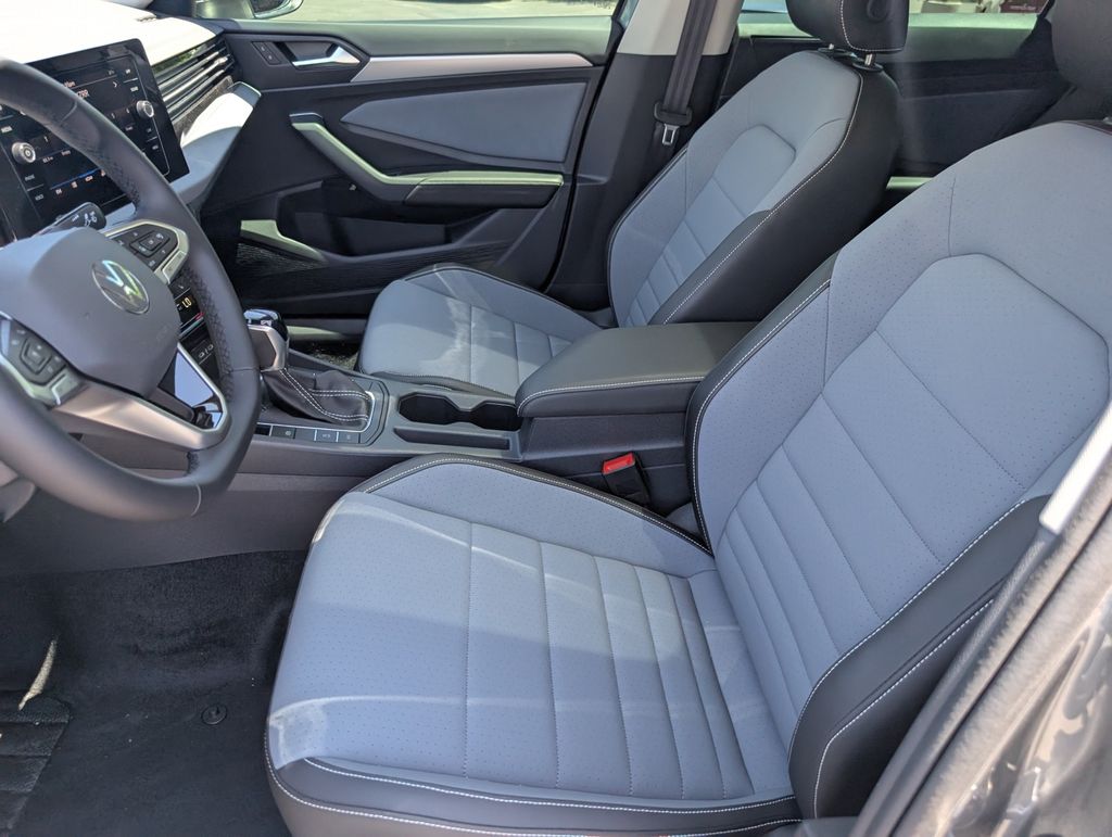 2025 Volkswagen Jetta 1.5T SE photo 10
