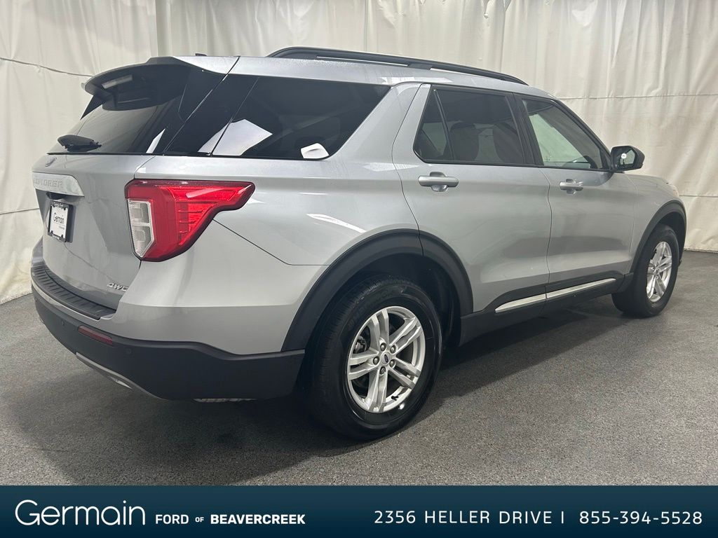 2023 Ford Explorer XLT photo 3