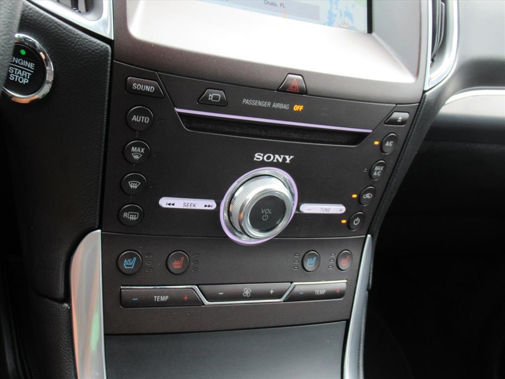 2017 Ford Edge Titanium photo 18