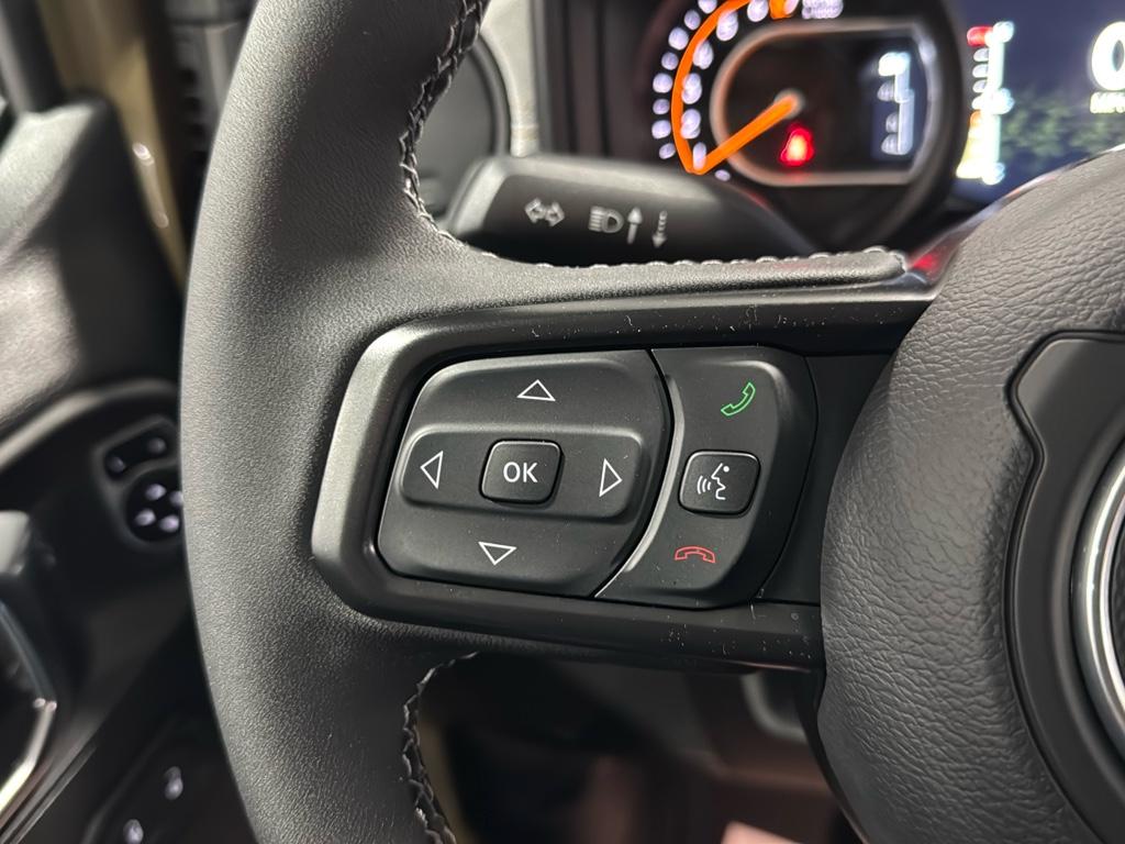 2025 Jeep Gladiator Willys photo 23