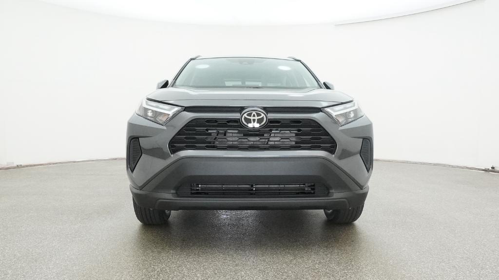 2025 Toyota RAV4 Hybrid XLE photo 3
