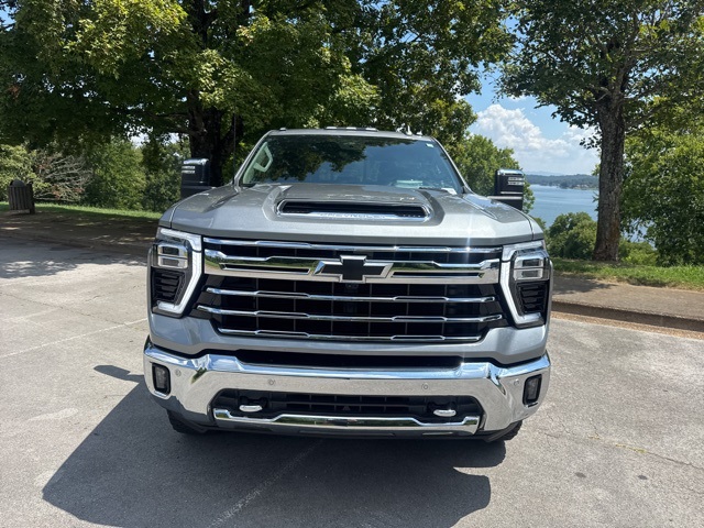 2024 Chevrolet Silverado 2500HD LTZ photo 2