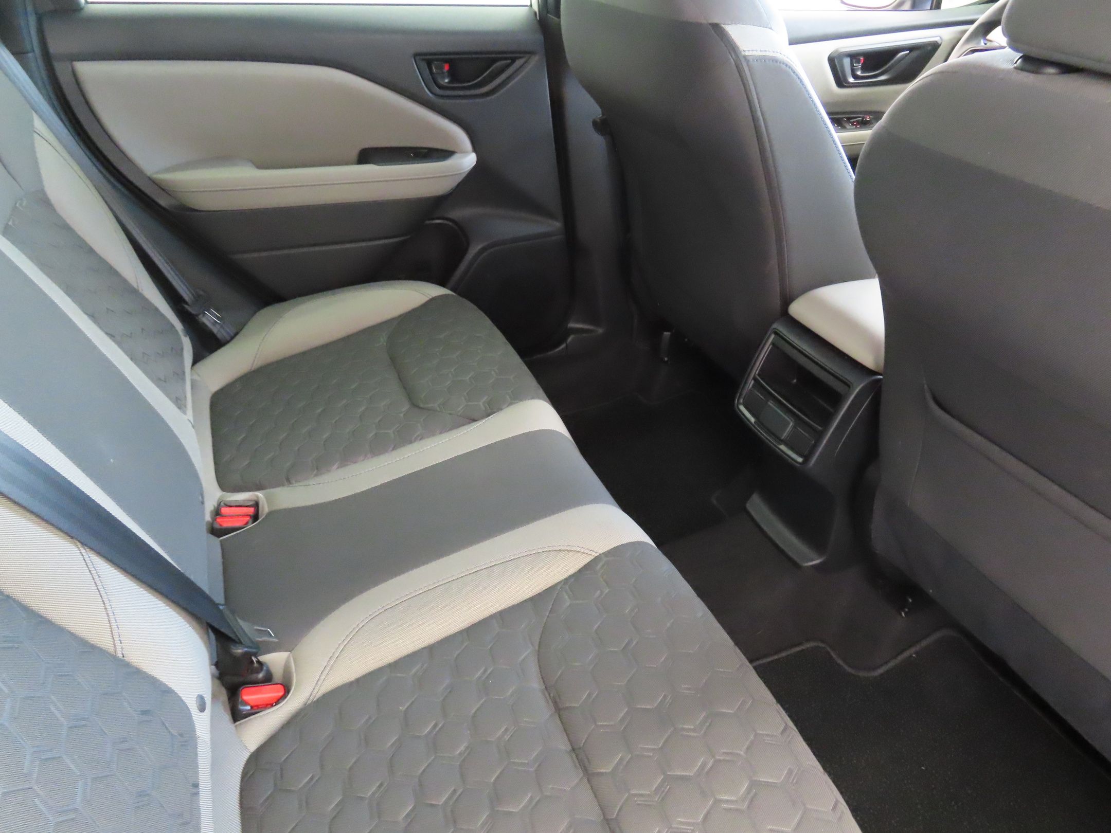 2025 Subaru Forester Base photo 22
