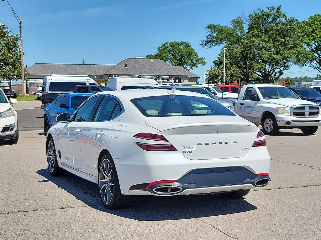 2024 Genesis G70 2.5T photo 3