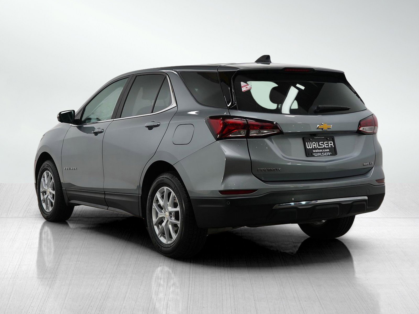 2024 Chevrolet Equinox LT photo 3