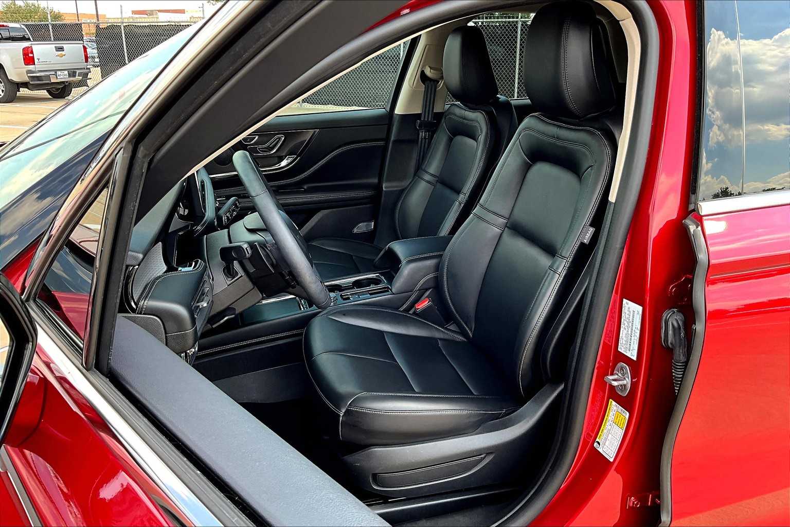 2024 Lincoln Corsair Premiere photo 6