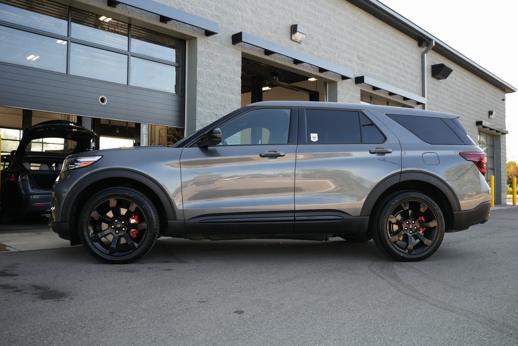 2022 Ford Explorer ST photo 8