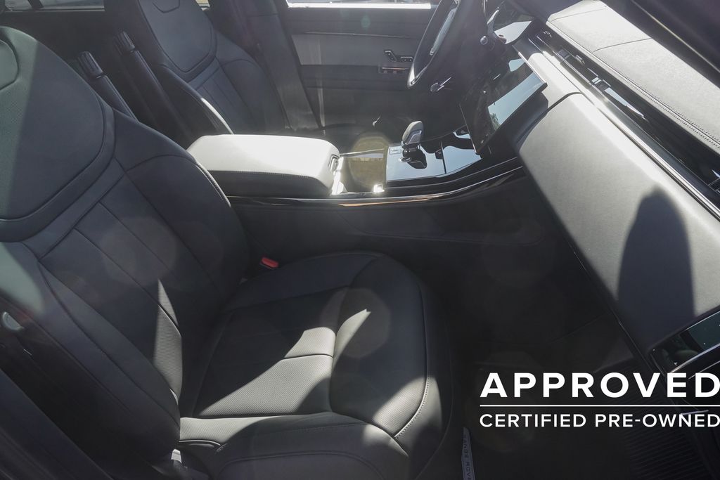 2025 Land Rover Range Rover Sport SE photo 19