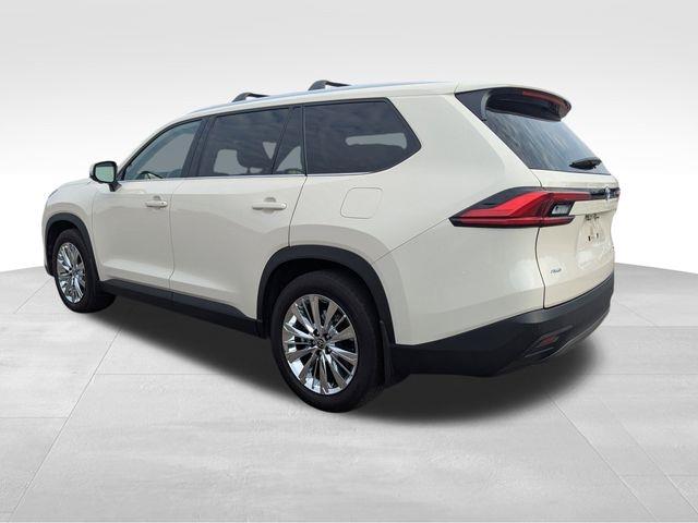 2024 Toyota Grand Highlander XLE photo 3