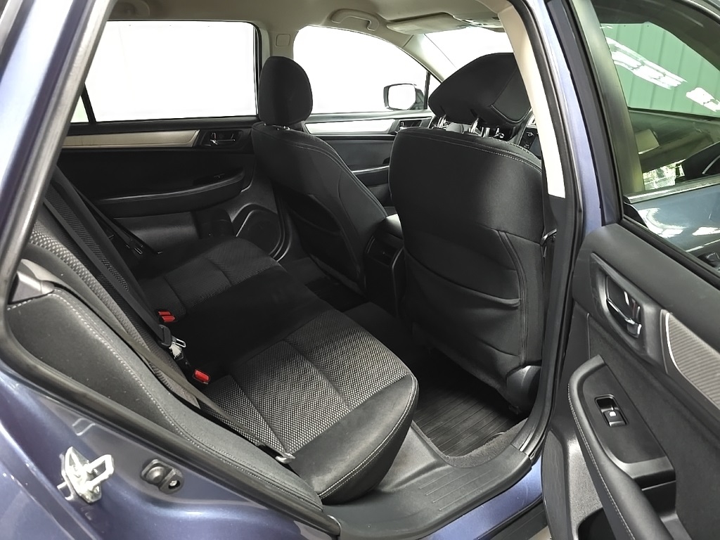 2015 Subaru Outback 2.5i Premium photo 17