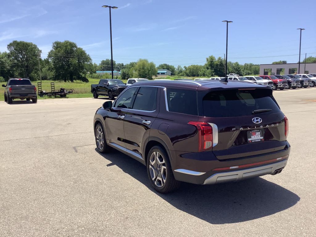2024 Hyundai Palisade Limited photo 4