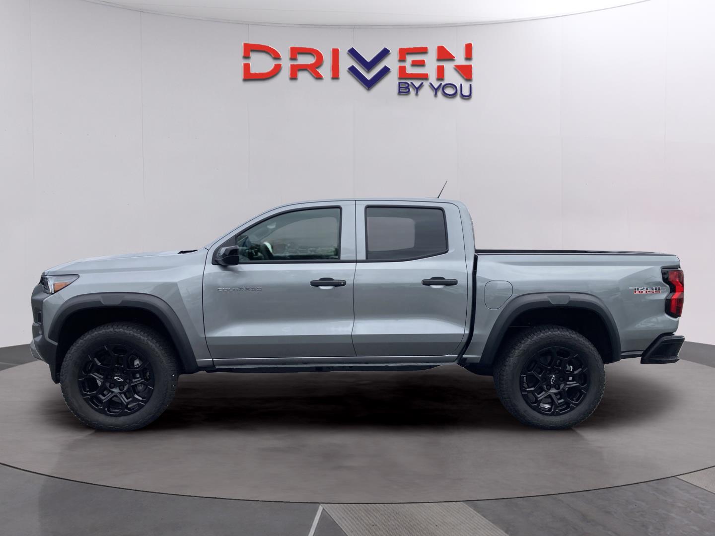 2026 Chevrolet Colorado Trail Boss photo 2