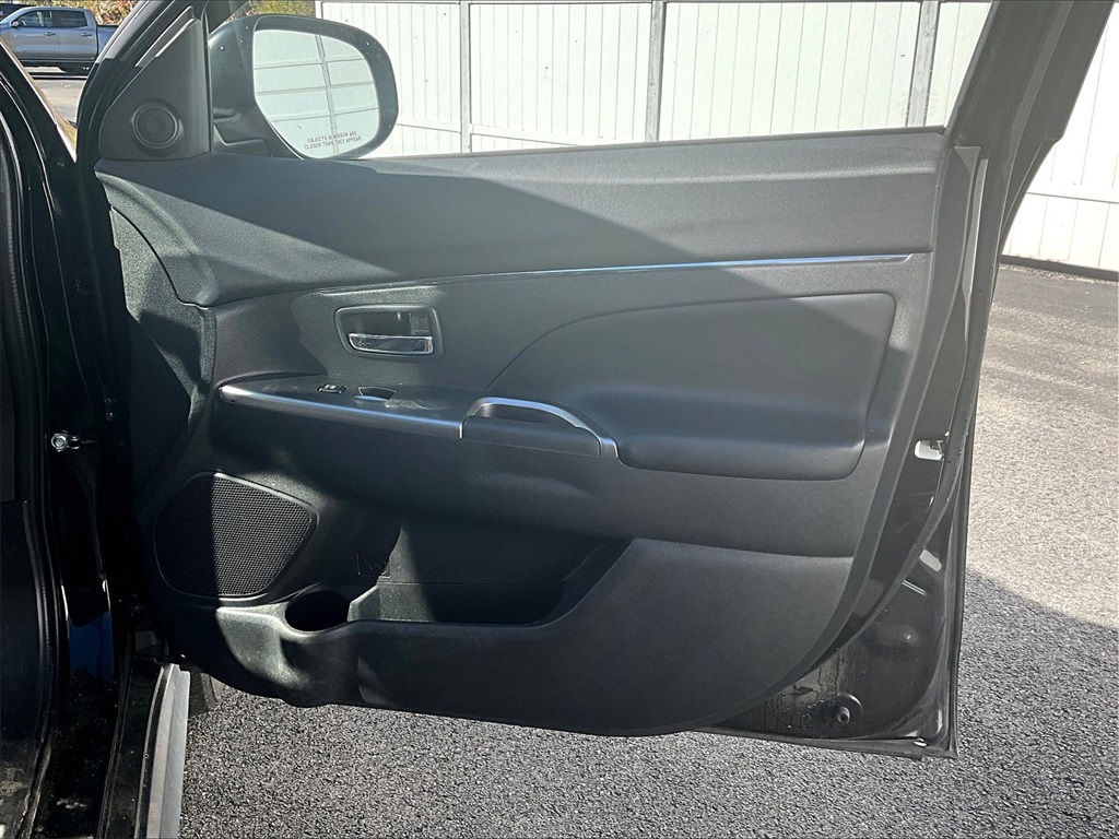 2018 Mitsubishi Outlander Sport SE photo 12