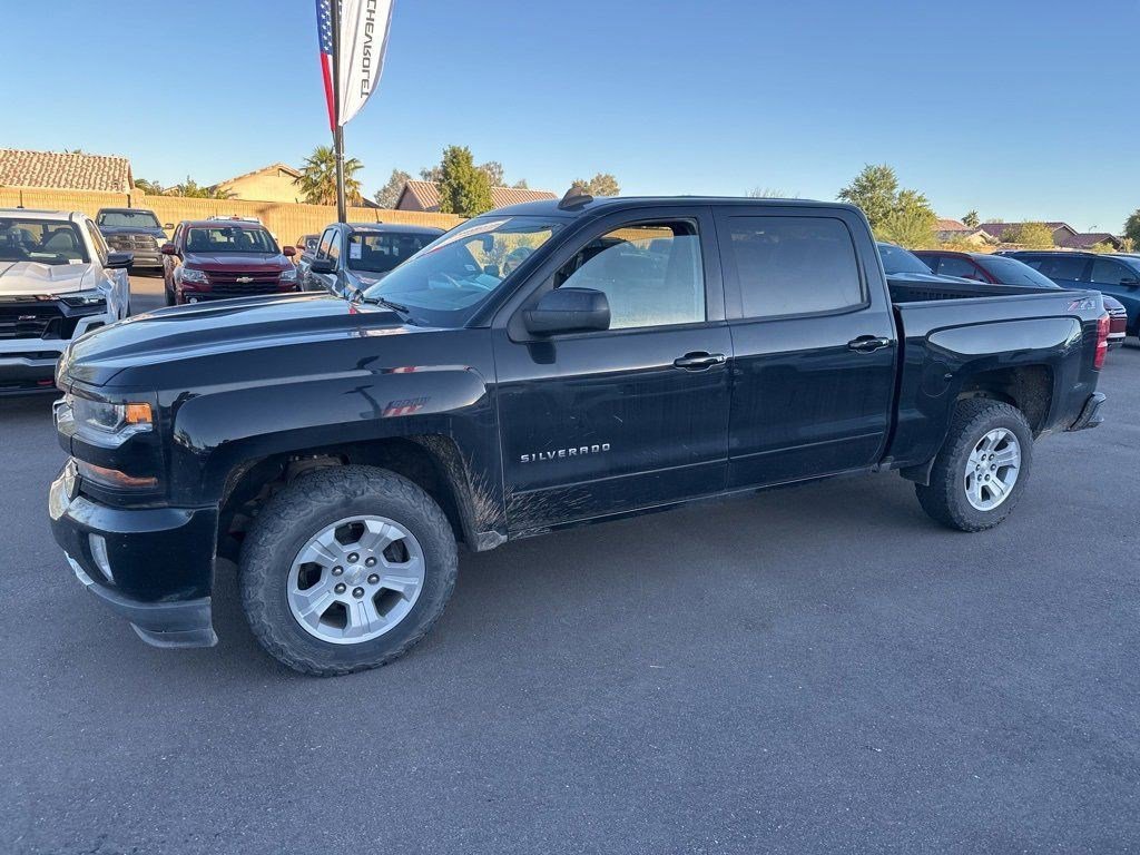 2018 Chevrolet Silverado 1500 LT photo 2