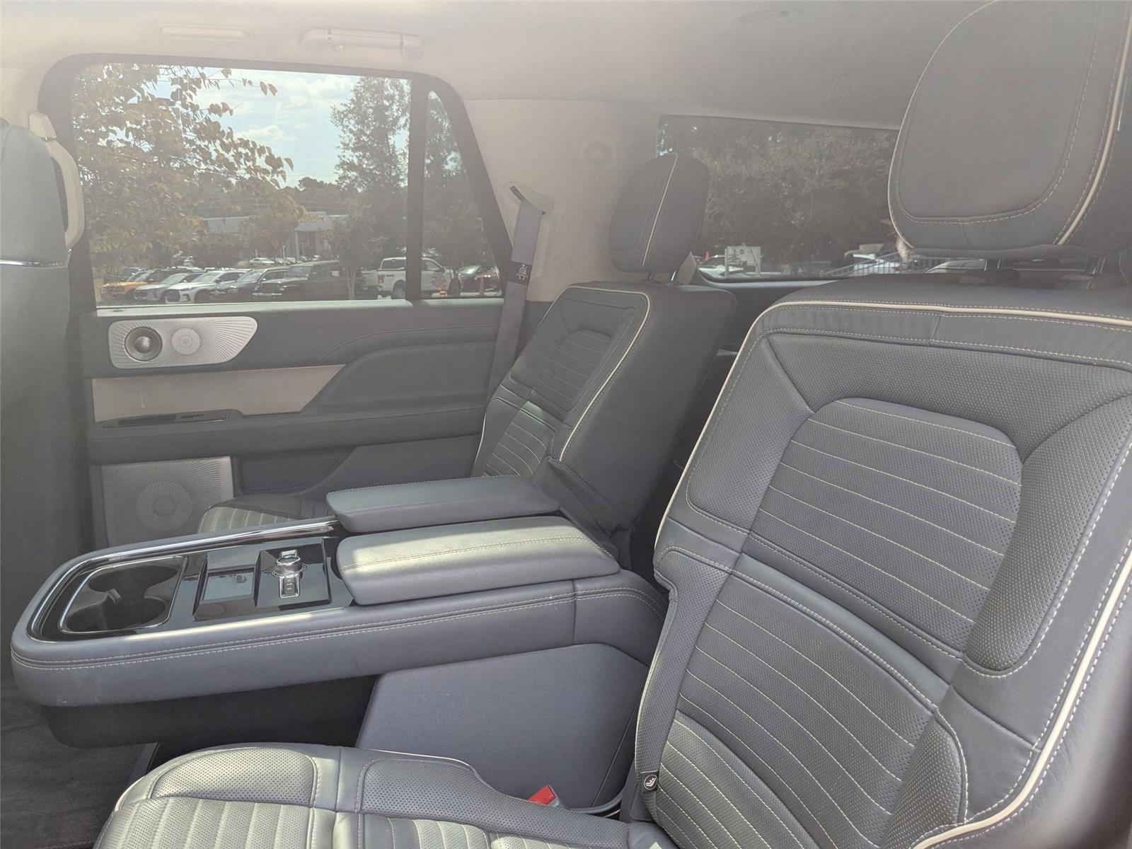 2020 Lincoln Navigator Black Label photo 27