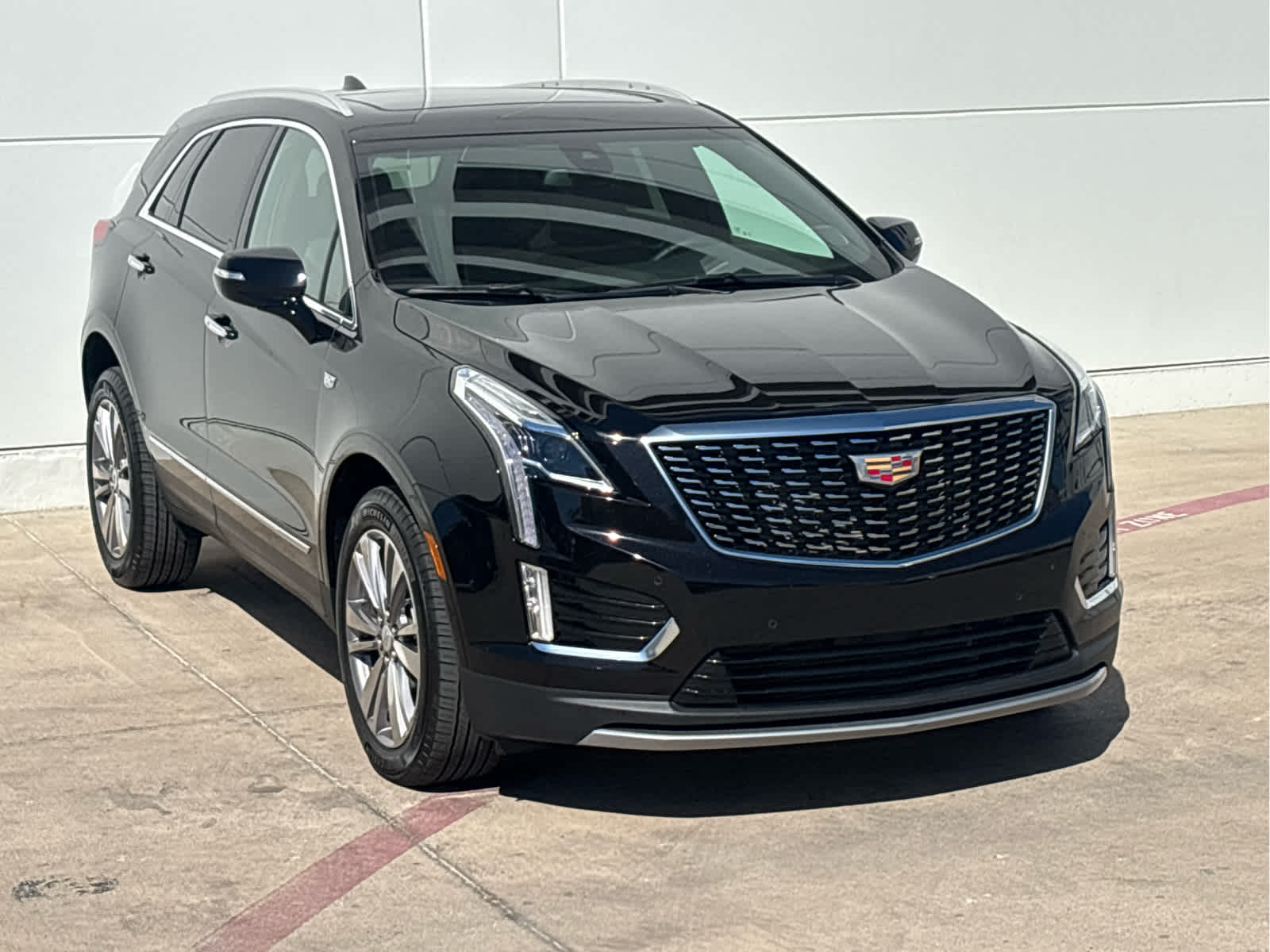 2025 Cadillac XT5 Premium Luxury photo 3