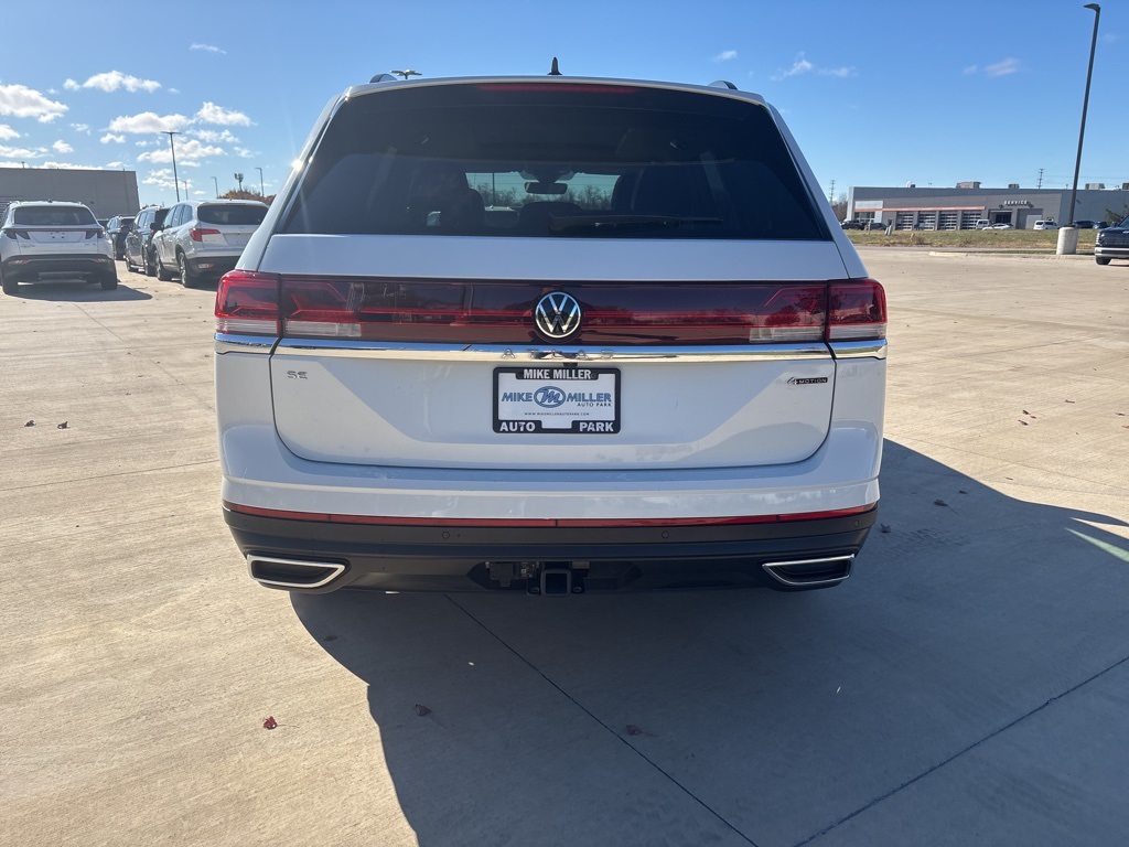 2024 Volkswagen Atlas SE Technology photo 3