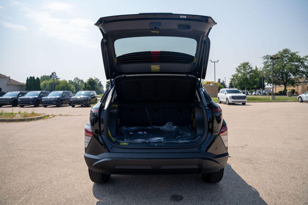 2026 Hyundai Kona SEL photo 9