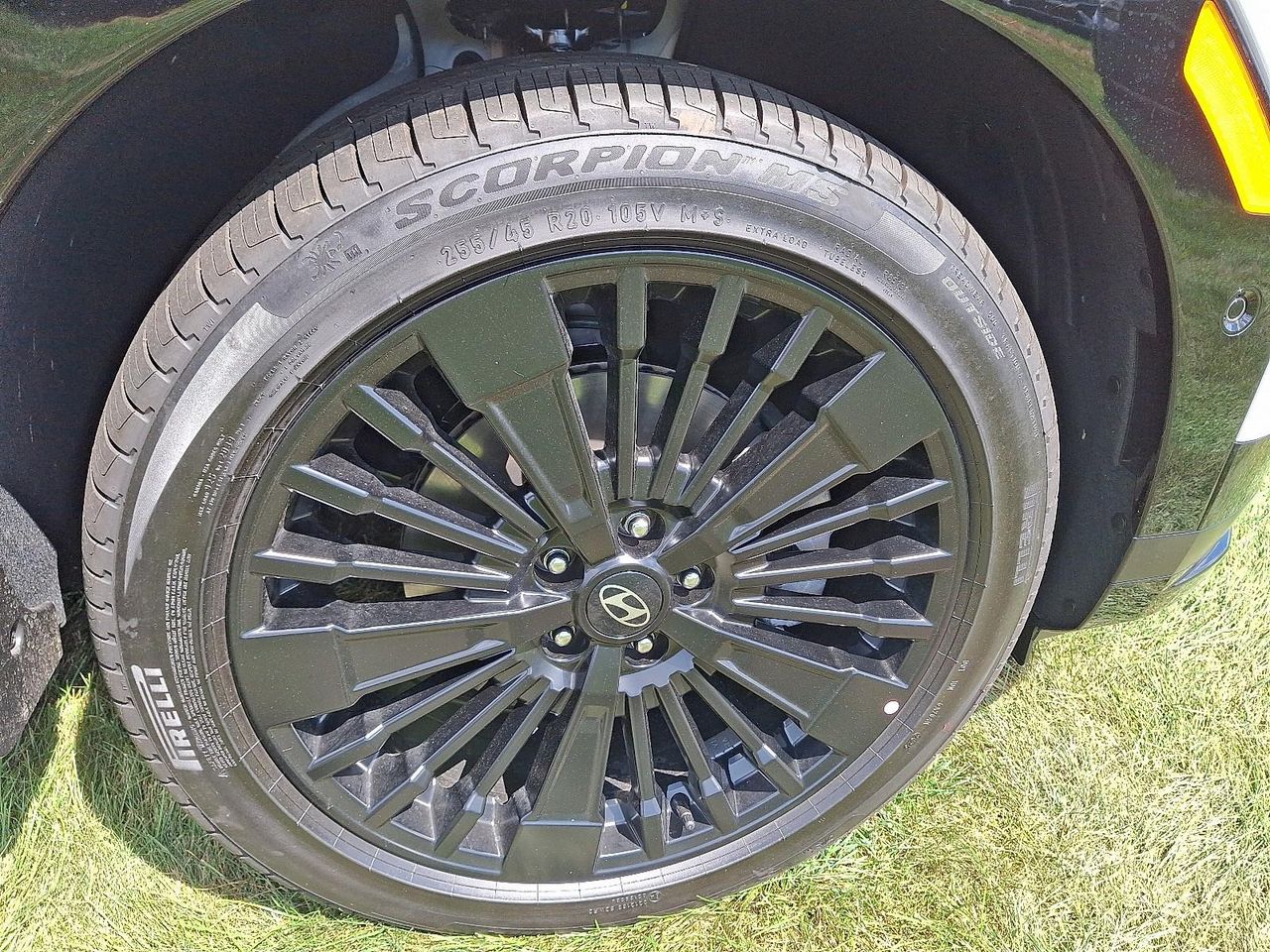 2025 Hyundai Santa Fe Calligraphy photo 3