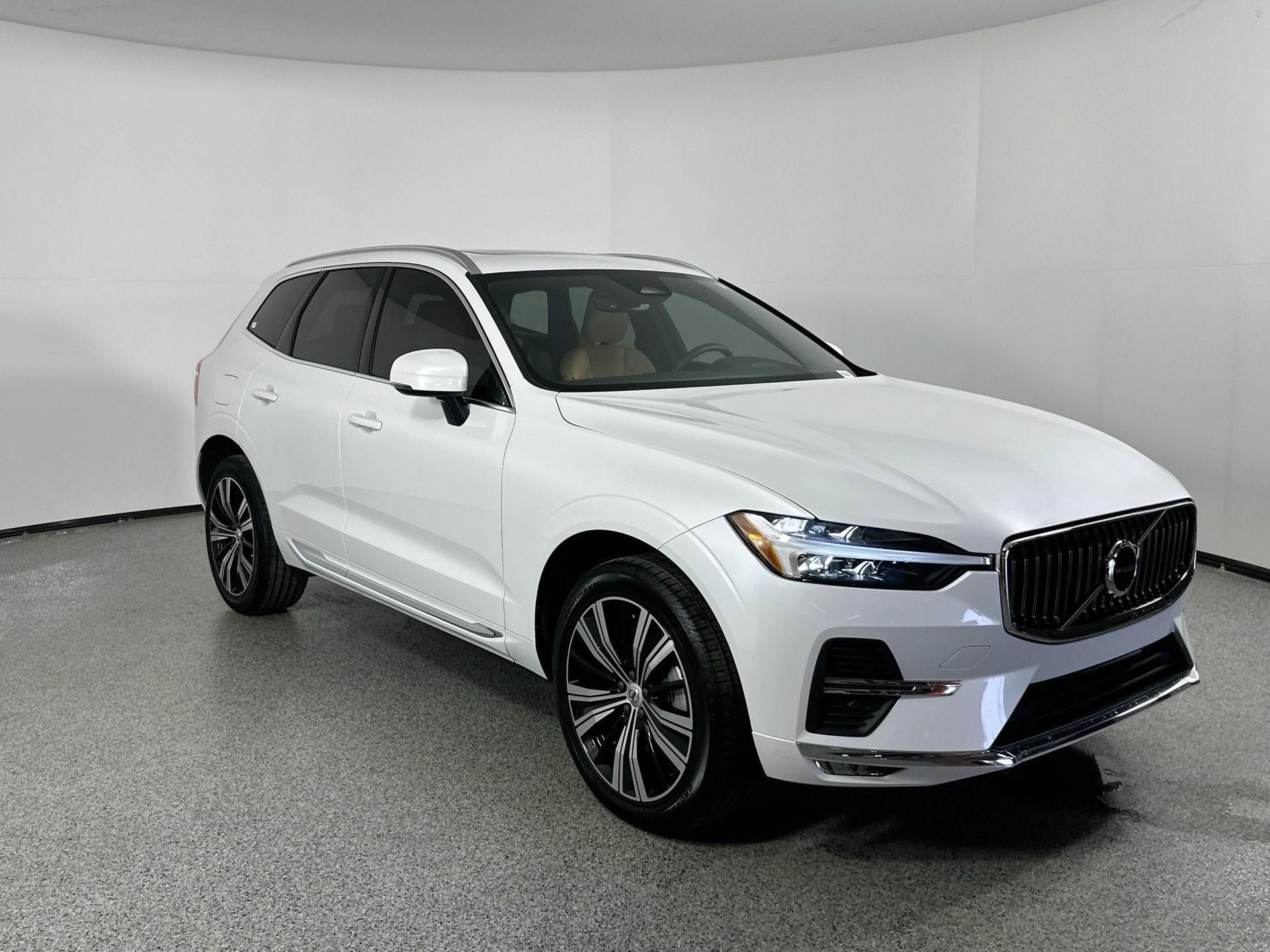 2022 Volvo XC60 Inscription photo 2
