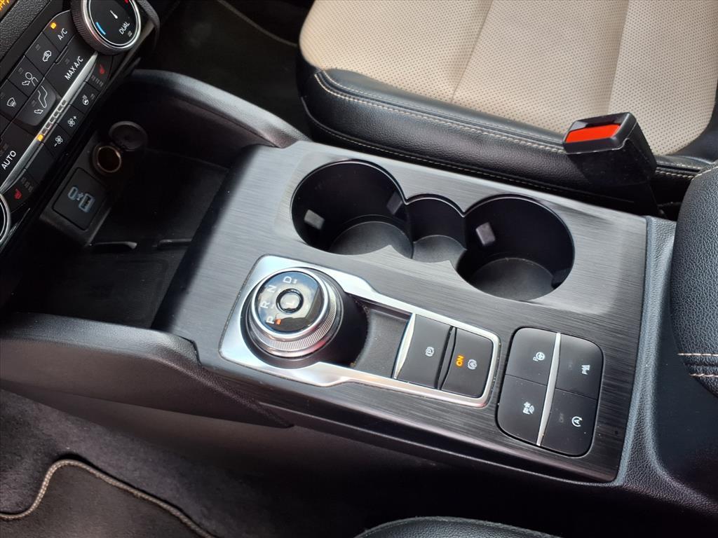 2022 Ford Escape Titanium photo 14