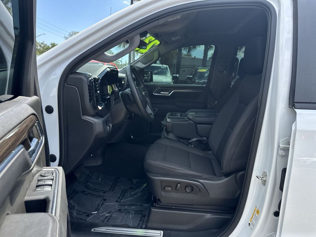 2023 Chevrolet Silverado 1500 LT photo 19