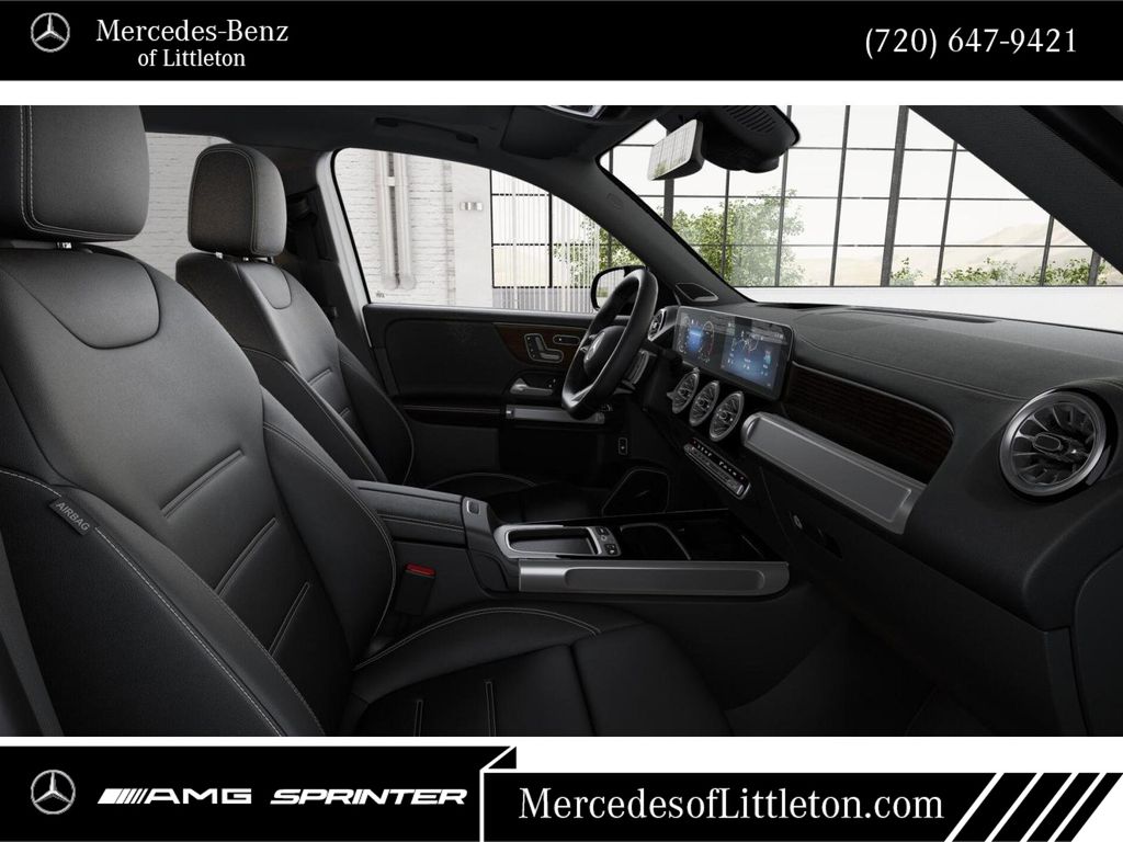 2026 Mercedes Benz GLB 250 4MATIC photo 3