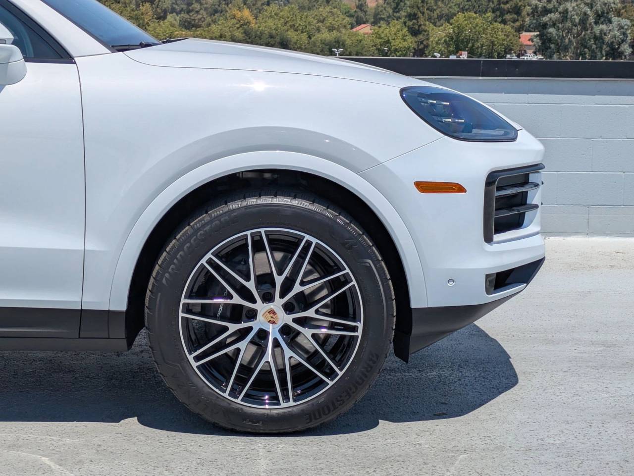2025 Porsche Cayenne Base photo 7