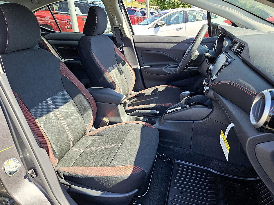 2025 Nissan Versa SR photo 15