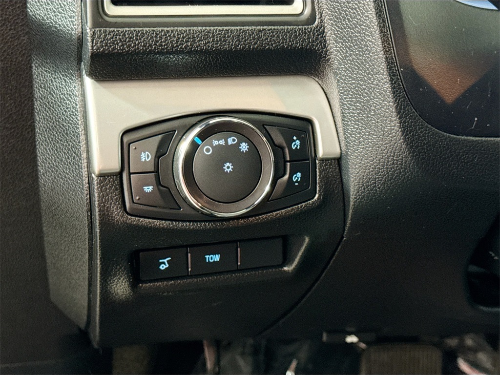 2017 Ford Explorer XLT photo 42