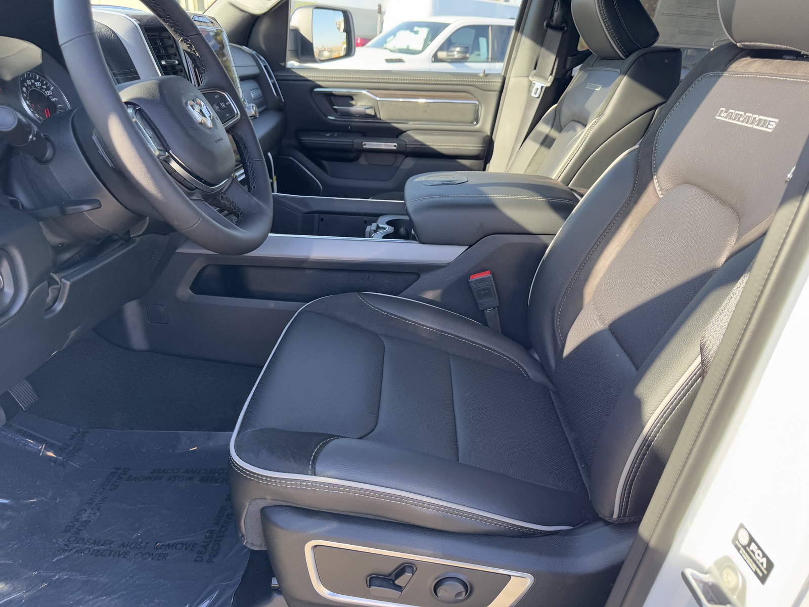 2025 Ram 1500 Laramie photo 15