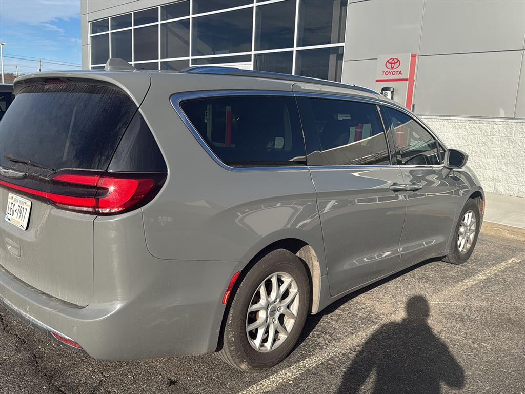 2021 Chrysler Pacifica Touring L photo 4