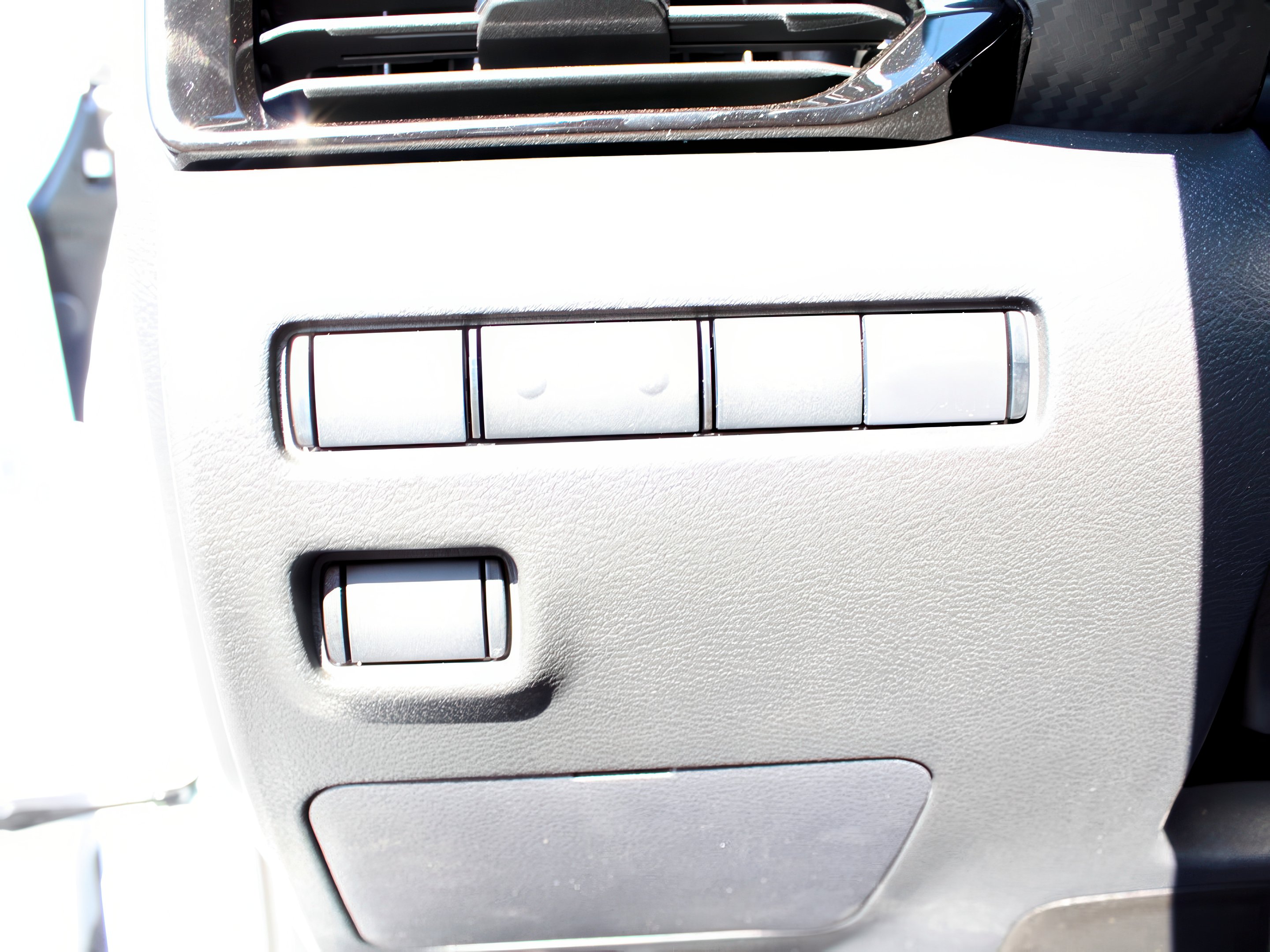 2025 Nissan Sentra SV photo 4
