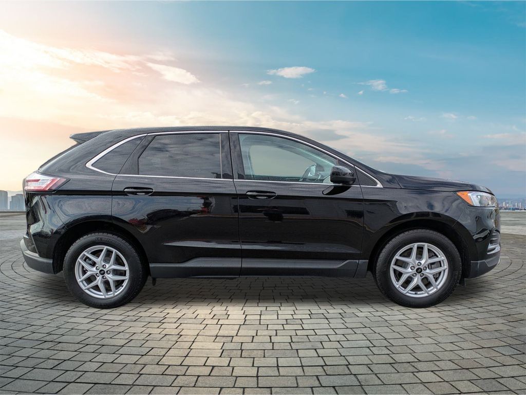 2024 Ford Edge SEL photo 4