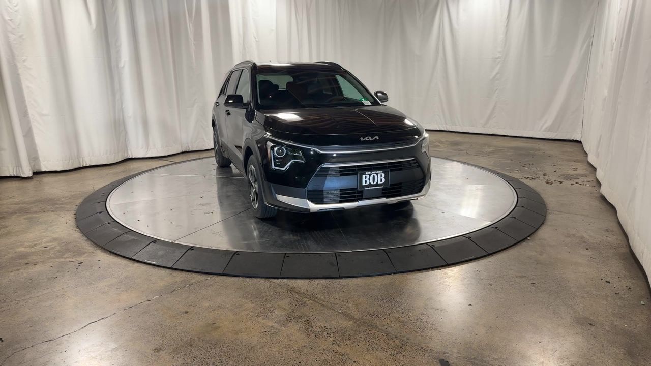 2025 Kia Niro EX photo 3
