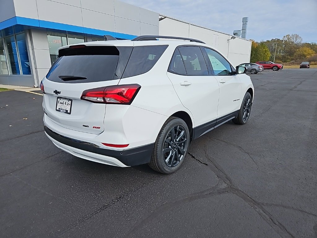 2022 Chevrolet Equinox RS photo 3