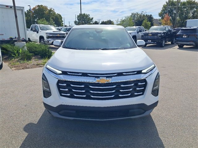 2026 Chevrolet Equinox LT photo 2
